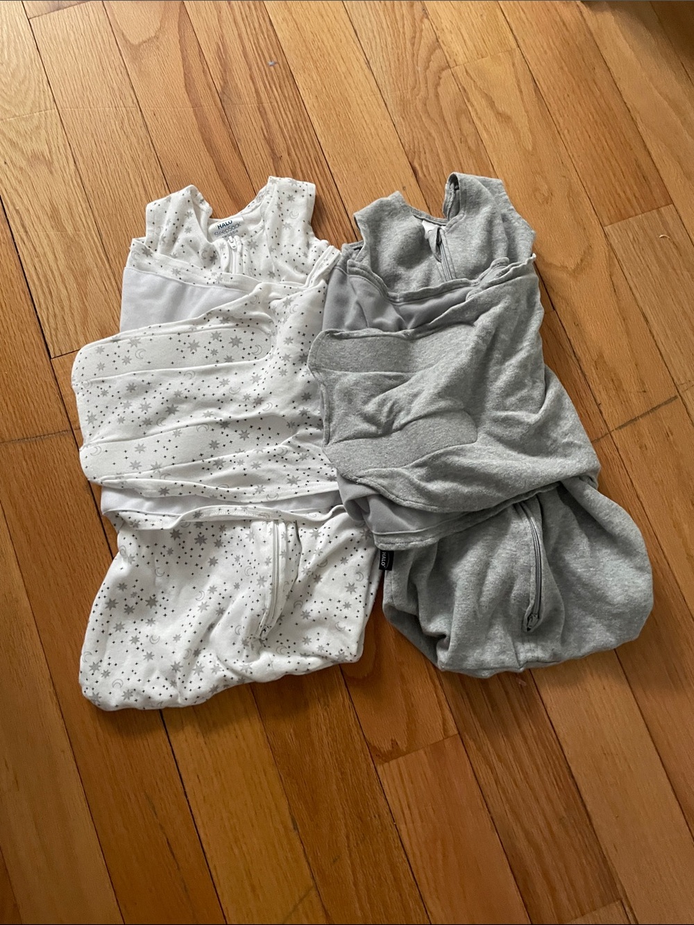 Halo Sleep Sack Set in White Star Print & Heather Gray